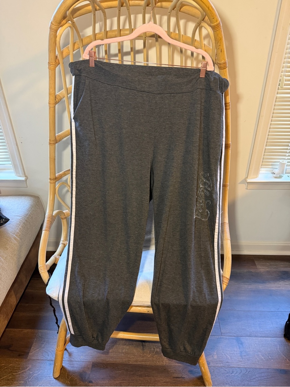 Ashley Sport Women’s Capri Pants Size 26/28 Gray Athletic